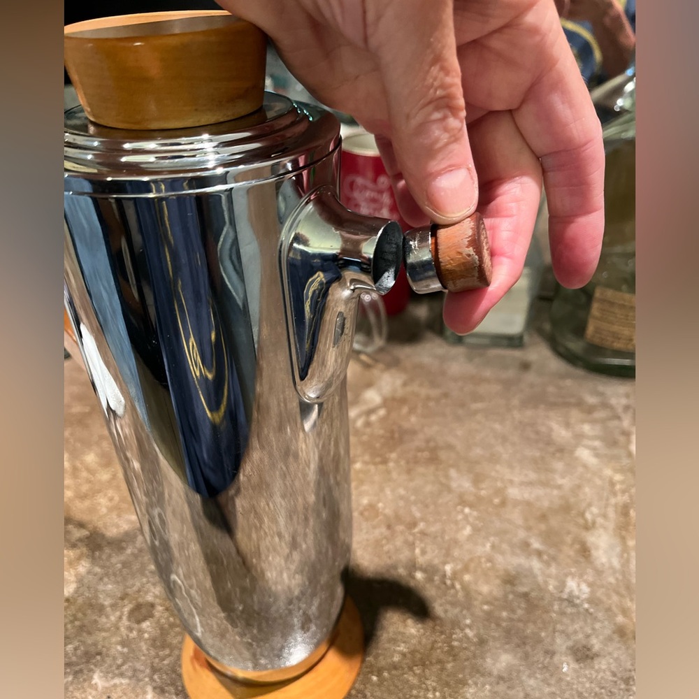 Manning Bowman art deco cocktail shaker - Picture 5 of 8